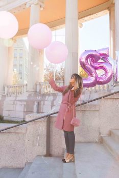 pink-balloons-blogger-photo