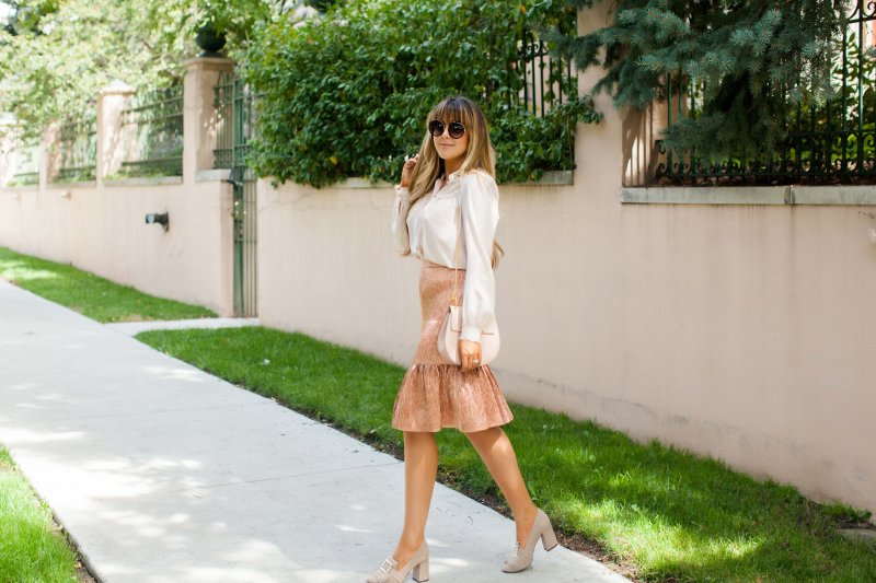 pink rose gold holiday outfit