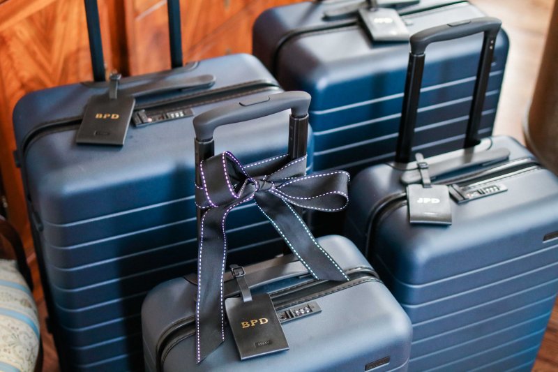 away tile luggage tag review